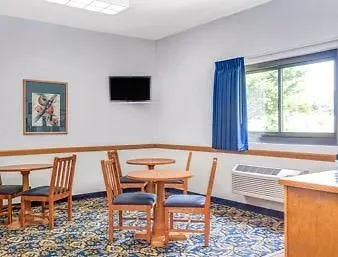 Super 8 By Wyndham Mahwah 